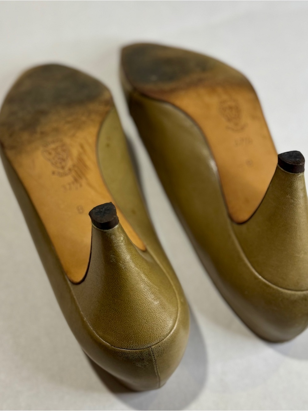 Vintage Gucci Beige Leather Pointed Pumps Italy Size 37.5 AS-IS READ DESCRIPTION - Picture 7 of 9